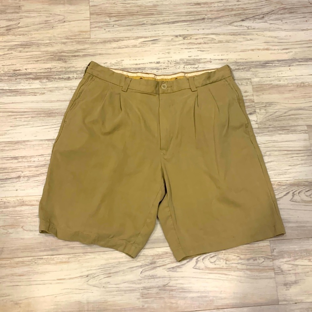Tommy Bahama Khaki silk blend shorts size 34
